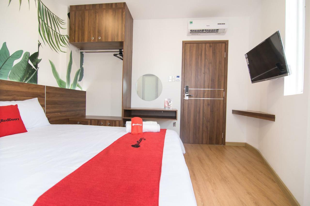 Reddoorz Plus @ Tran Quang Khai Street Хошимин Экстерьер фото
