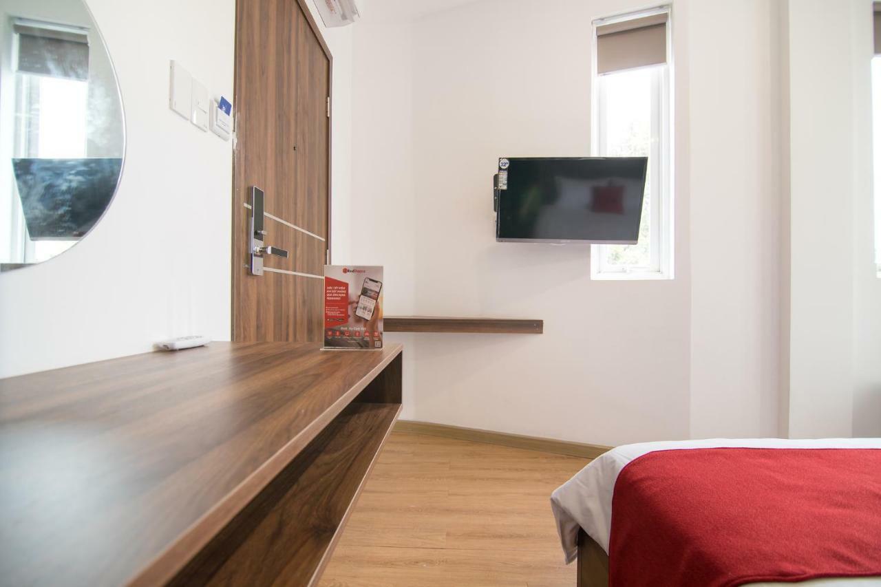 Reddoorz Plus @ Tran Quang Khai Street Хошимин Экстерьер фото