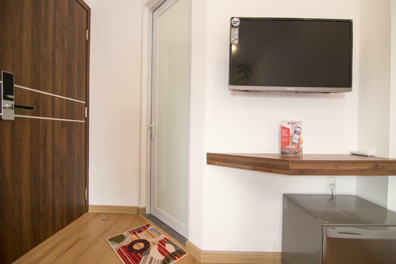 Reddoorz Plus @ Tran Quang Khai Street Хошимин Экстерьер фото