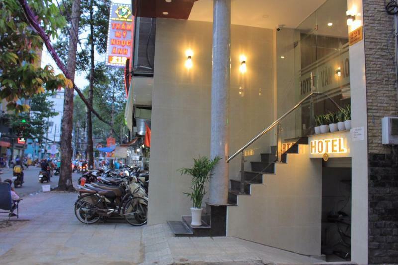 Reddoorz Plus @ Tran Quang Khai Street Хошимин Экстерьер фото
